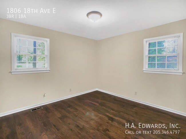 Building Photo - 1806 18th E Ave