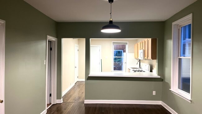 Building Photo - 1503 W Superior St