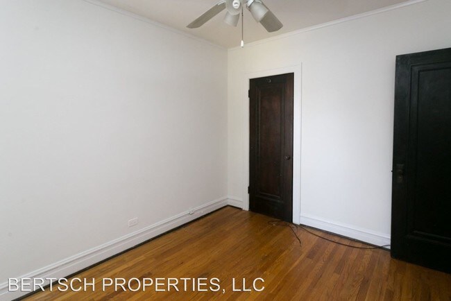 Building Photo - 4500 W Sunnyside Ave