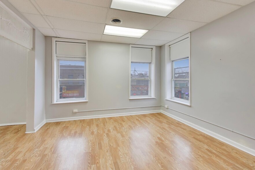 Building Photo - 3744 W 26th St