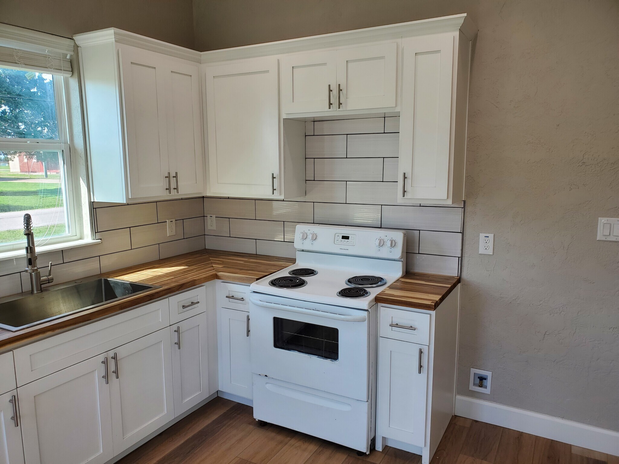 Updated Kitchen - 6823 Guyler St