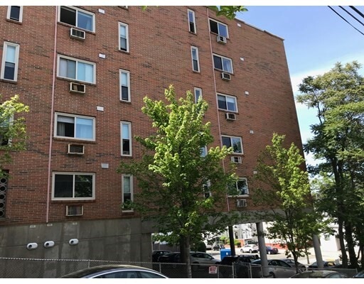 Primary Photo - 270 Highland Ave