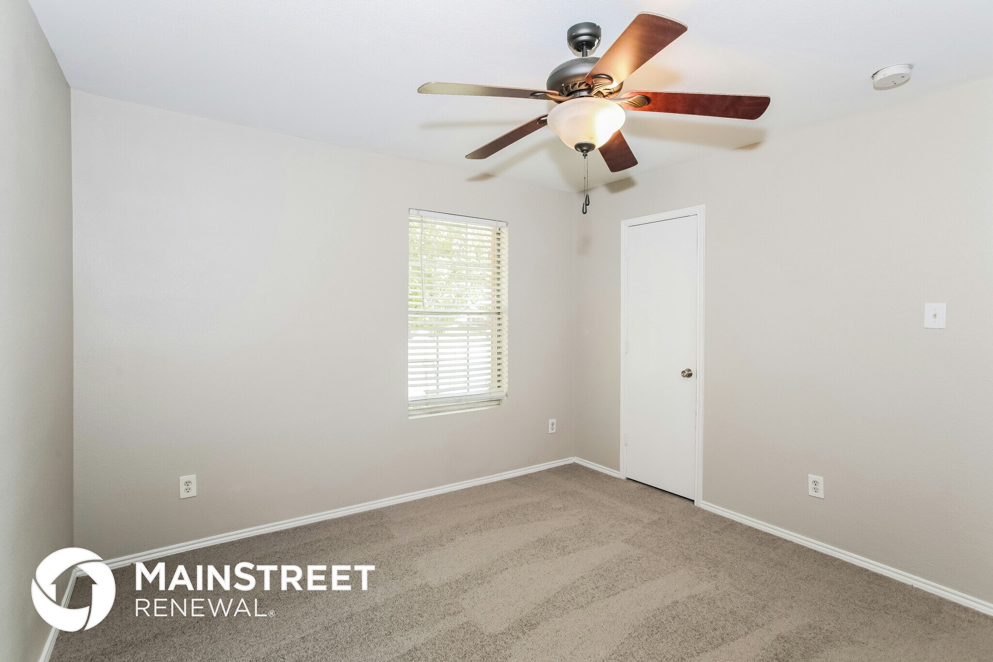 Building Photo - 1111 Antoinette Dr