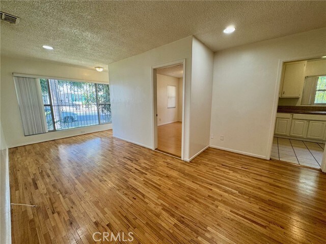 Building Photo - 1372 W 36th St