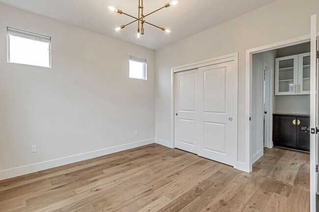 Building Photo - Stunning Home with Modern Upgrades and Pri...