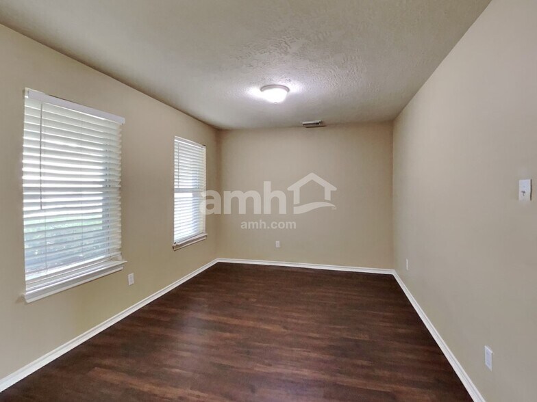 Building Photo - 8030 Echinacea Dr