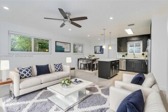 Building Photo - 2401 SW 31st Ave