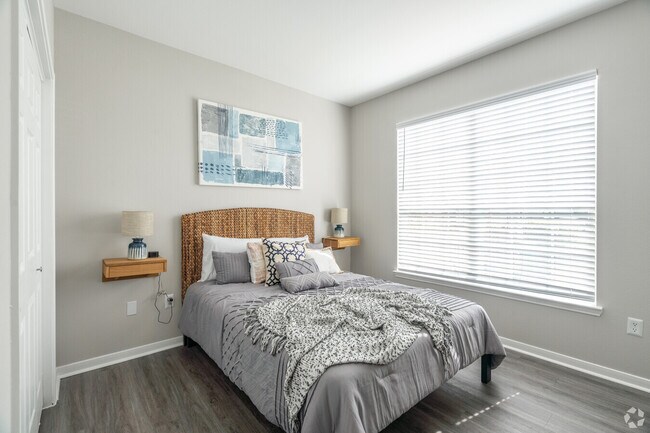 Building Photo - One Month Free on Two Bedrooms!