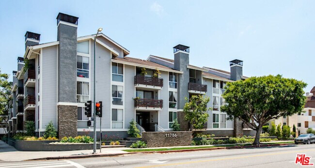 Building Photo - 11706 Montana Ave
