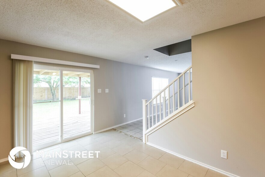 Building Photo - 6522 Beech Trail Dr