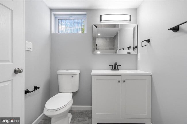 Building Photo - 3551 Shannon Dr