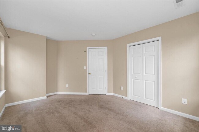 Building Photo - 228 Ariel Ave