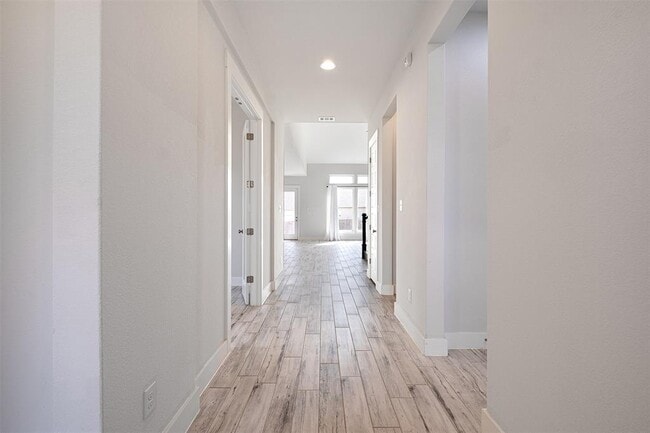 Building Photo - 259 Silver Pass