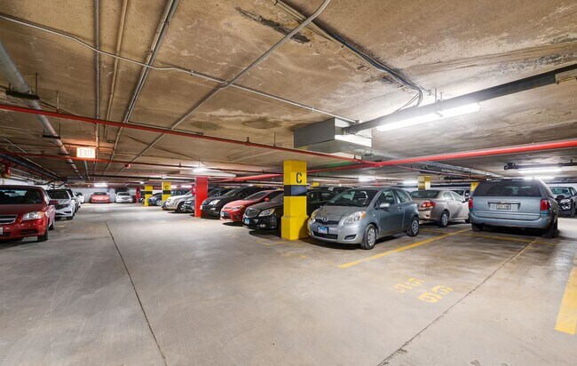 Garage - 1360 N Sandburg Ter