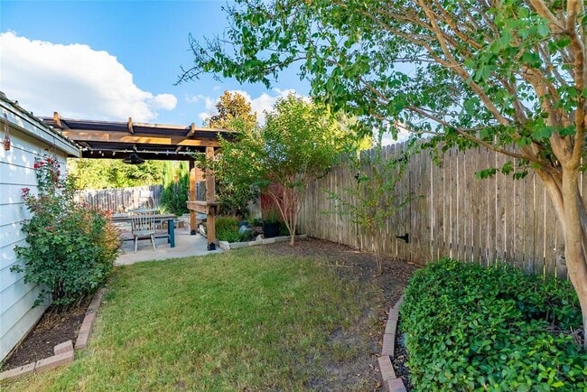 Building Photo - 2009 Garretts Way