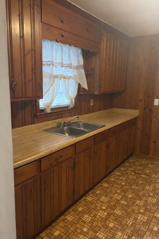 Building Photo - 814 Pierce Ave