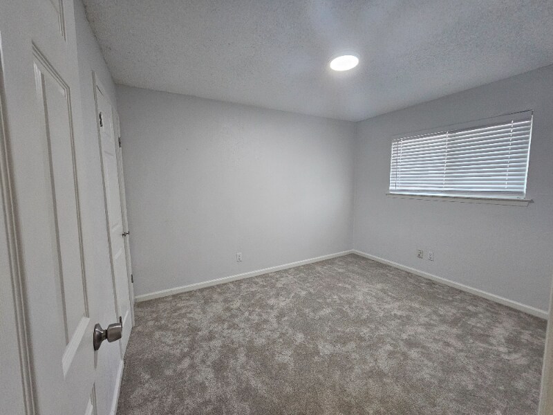 Building Photo - 2102 Via Corona