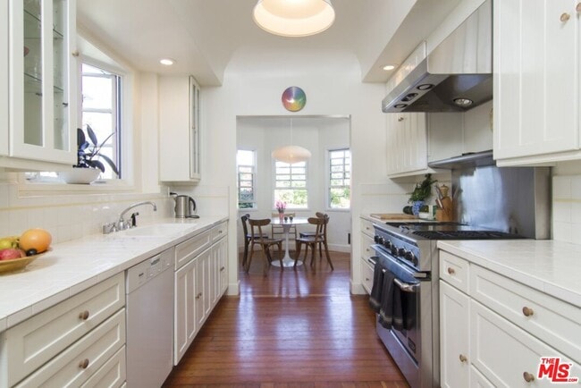 Building Photo - 2150 Moreno Dr