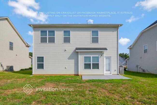Building Photo - 920 Lakemont Dr