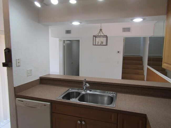 Building Photo - 8345 Trent Ct