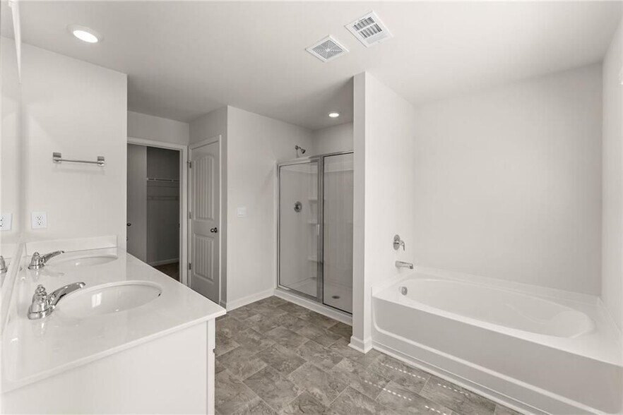 Building Photo - 300 Stoneybrook Dr
