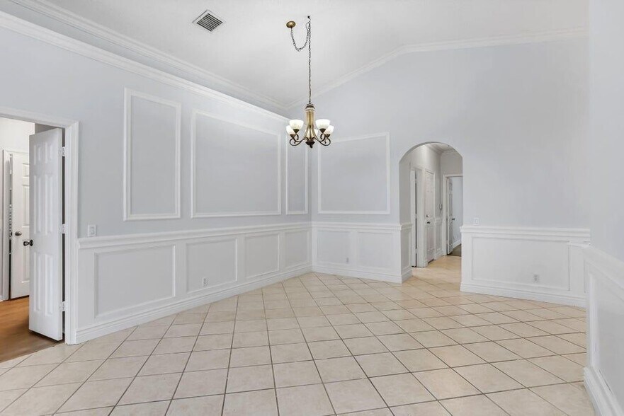 Building Photo - 7607 Colony Lake Dr