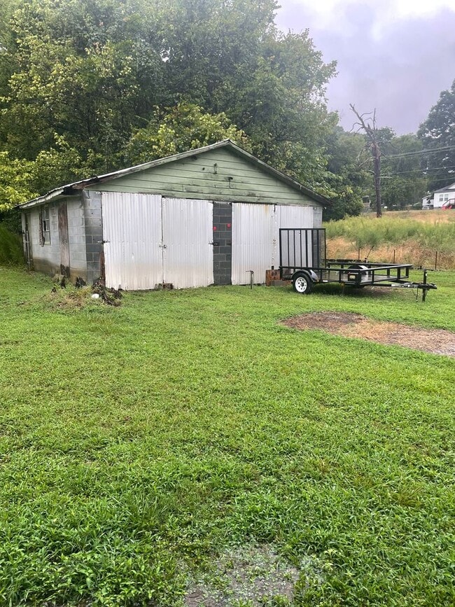 Building Photo - Welcome to FireDepartment102, a charming 2...