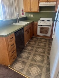 Building Photo - Chateau Du Lac condo available with Lakefront views and communty pool! A must see! Avail. for lon...