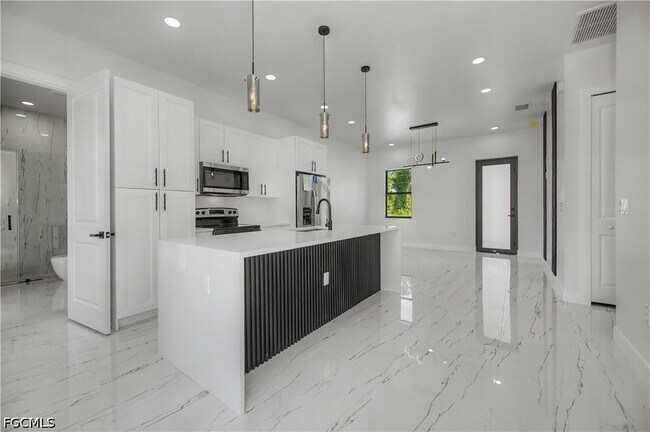 Building Photo - 3121 69th St W