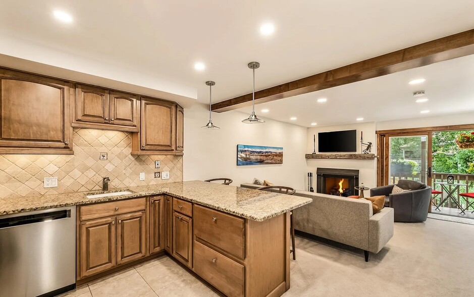 Building Photo - 1040 Vail View Dr
