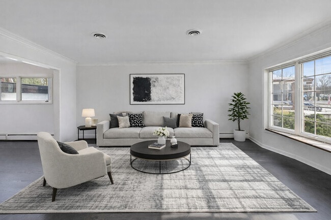 Building Photo - 1006 Devon Ave