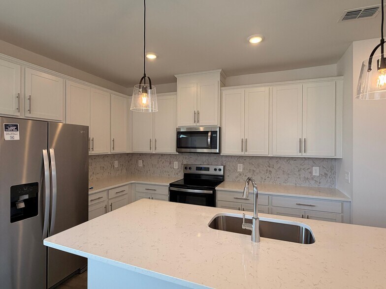 Kitchen - Brand New Appliances - 4305 Ashland City Hwy