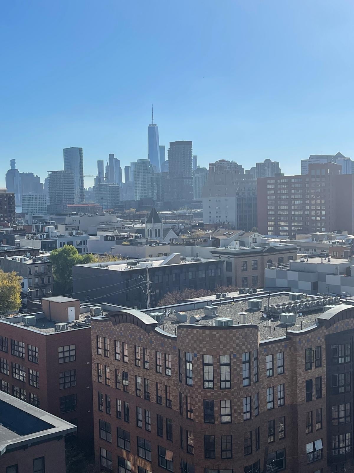 Building Photo - 700 1st St