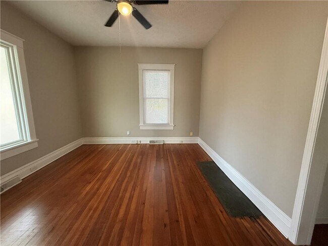 Building Photo - 2 Myrtle Dr