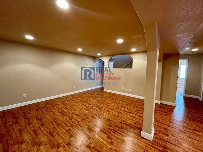 Building Photo - 10276 Deer Meadow Cir