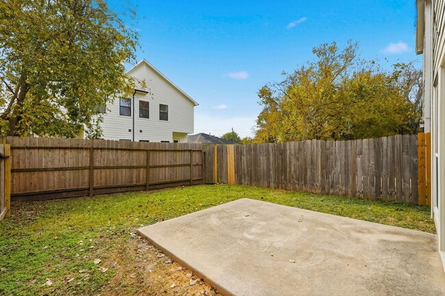 Building Photo - 4434 Mallow St