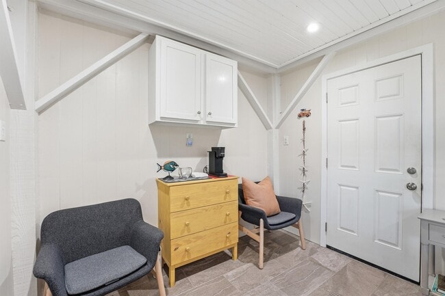 Building Photo - 4031 Panola Dr