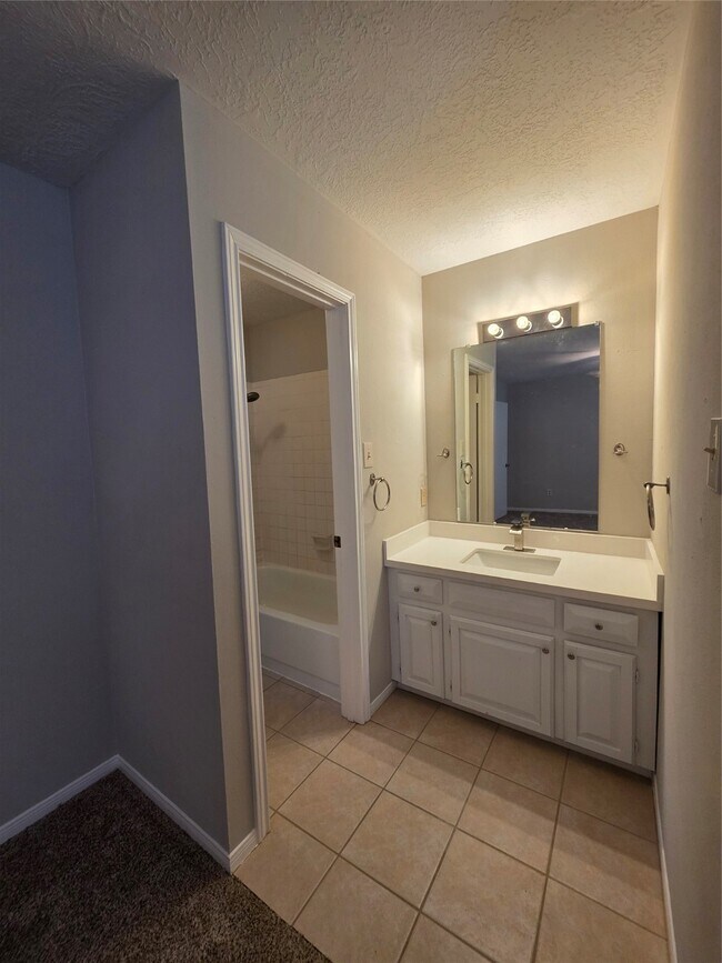 Building Photo - 1969 Country Village Blvd