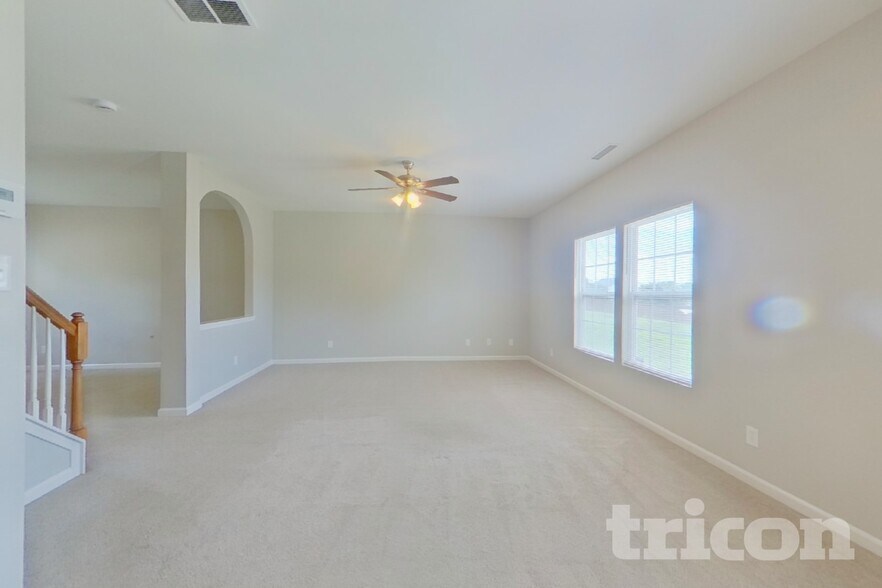 Building Photo - 3349 Table Rock Dr