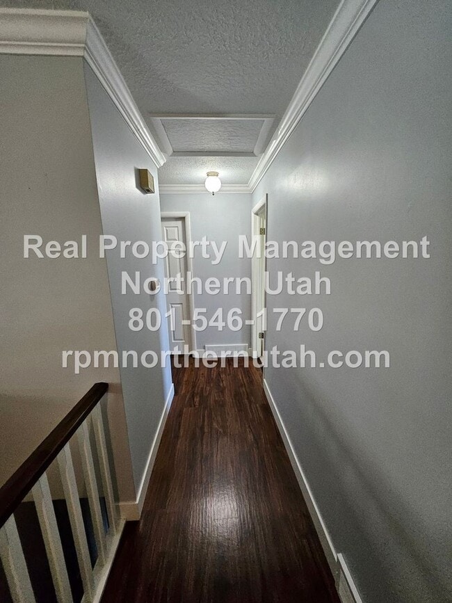 Building Photo - Stunning 5 Bedroom Home in Kaysville Now A...