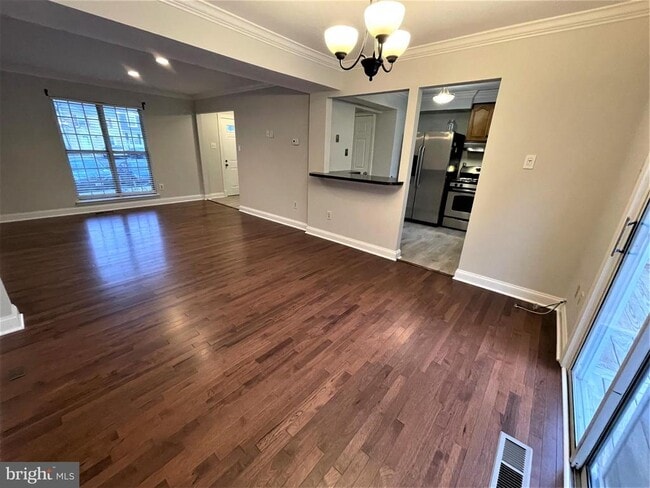 Building Photo - 17626 Longview Ln