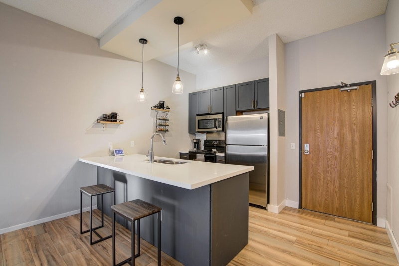 Building Photo - 215 7th St NE