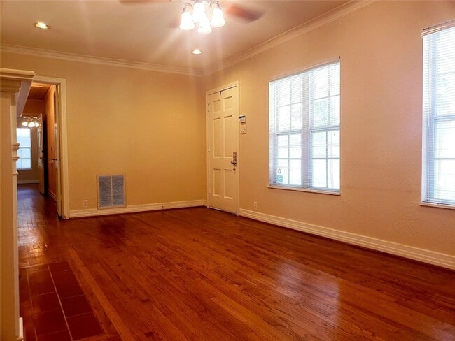 Building Photo - 6219 Penrose Ave