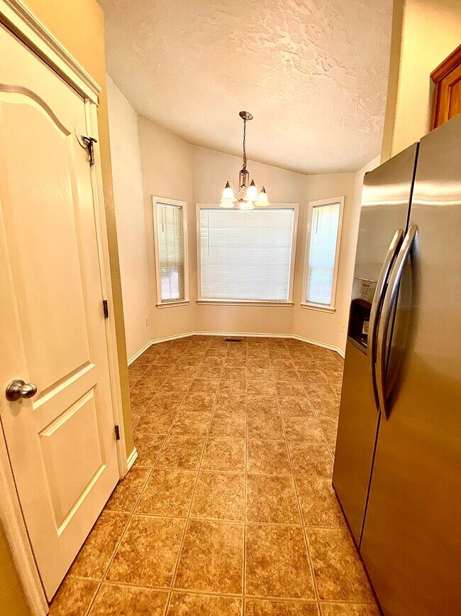 Building Photo - 3 bedroom 2 bath Walking Distance to Sage Valley Middle School