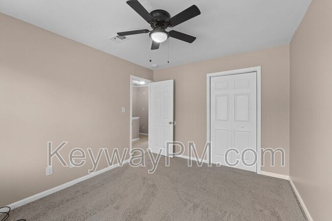 Building Photo - 2320 Greengate Dr