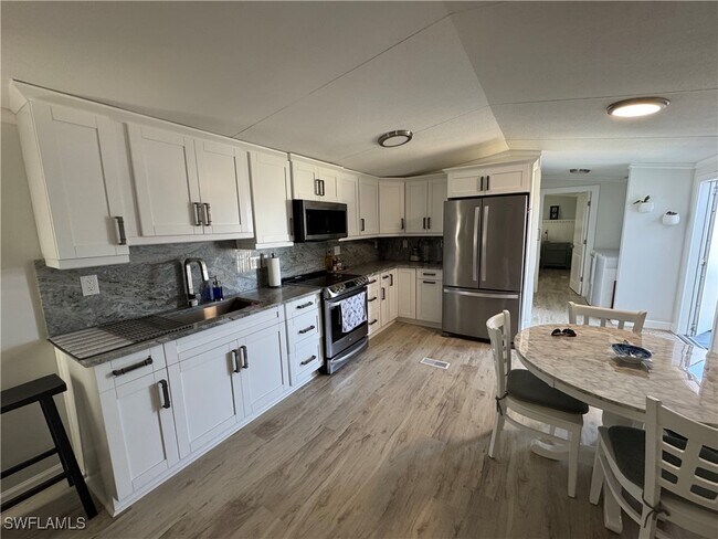 Building Photo - 3813 Dewberry Ln