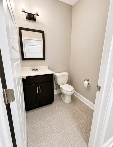 Building Photo - 451 Kinslow Ct