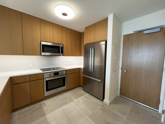 Building Photo - SKY ALA MOANA ONE BEDROOM AVAILABLE NOW