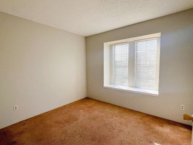 Building Photo - 18586 N Lyford Dr