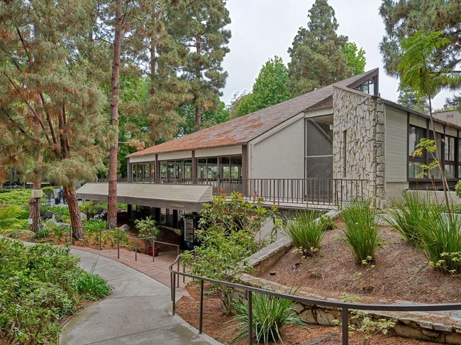 Clubhouse - 7777 W 91st St